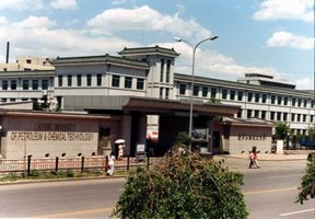 中原工學院信息商務學院圖片