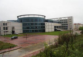 山東商務職業學院圖片